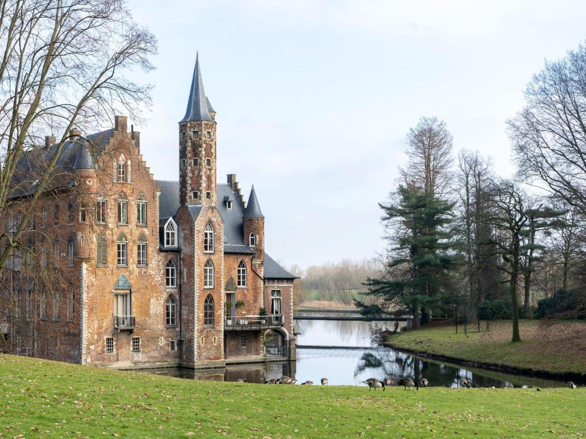Apartment In Kruibeke At Wissekerke Castle Exterior photo
