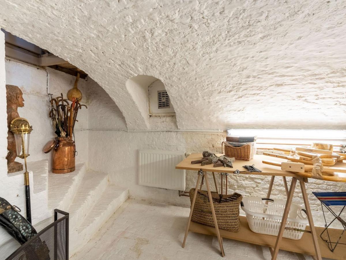 Apartment In Kruibeke At Wissekerke Castle Exterior photo